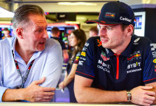 J. Verstappenas: Maxas turi geriausią automobilį, bet reikia galvoti apie ateitį